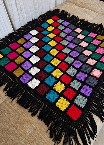 El işi rengarenk örülmüş kare örtü  - Görsel 5