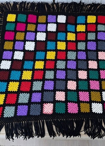 El işi rengarenk örülmüş kare örtü  - Görsel 6