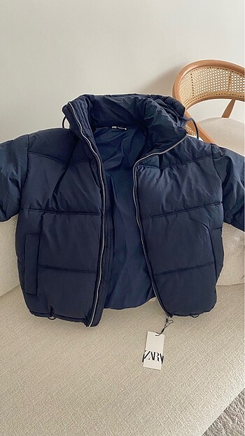 Zara Lacivert Kapüşonlu Şişme Mont