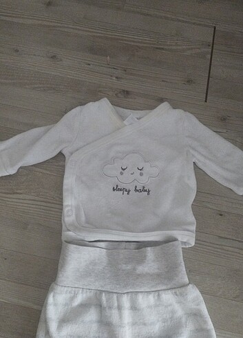 3 Ay Beden C&A marka pijama takımı