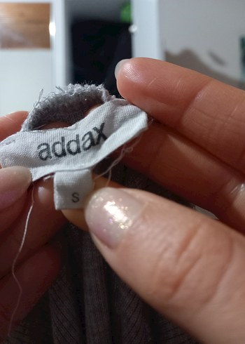 Gri Yüksek Yakalı Kadın Crop Top - Görsel 3