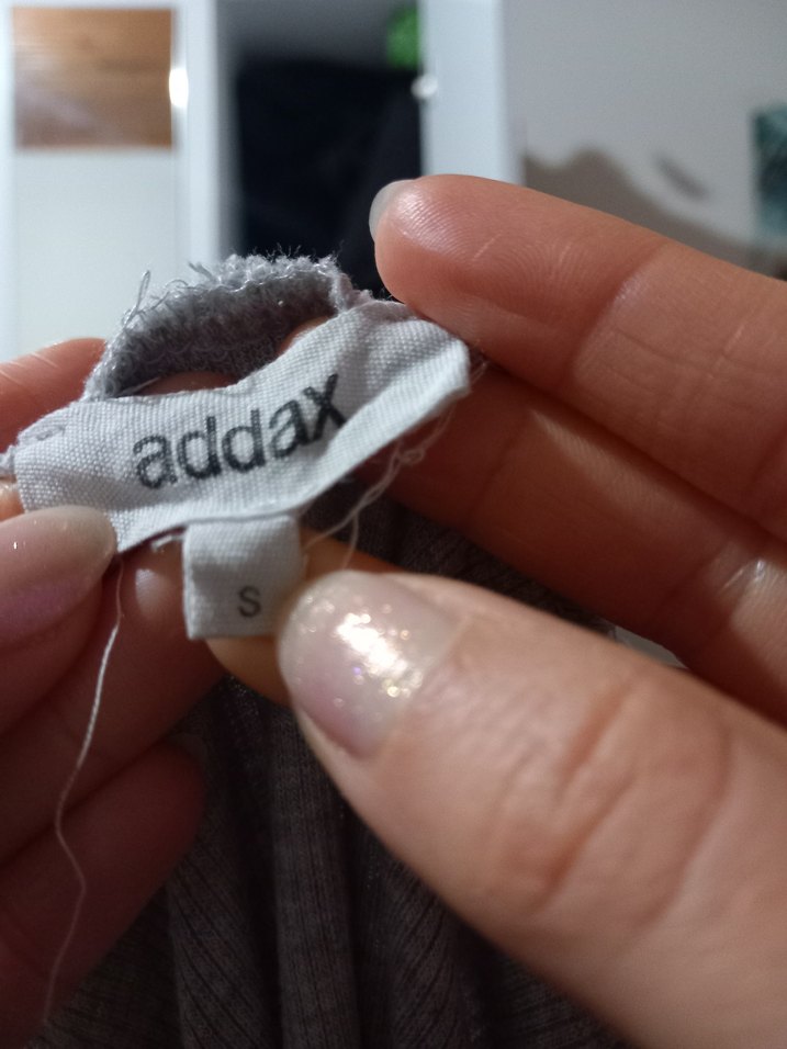 Gri Yüksek Yakalı Kadın Crop Top - Görsel 3