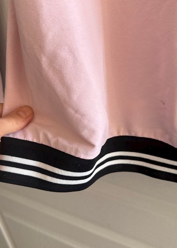Pembe Kapüşonlu Uzun Sweatshirt ve Siyah Rahat Pantolon - Görsel 6