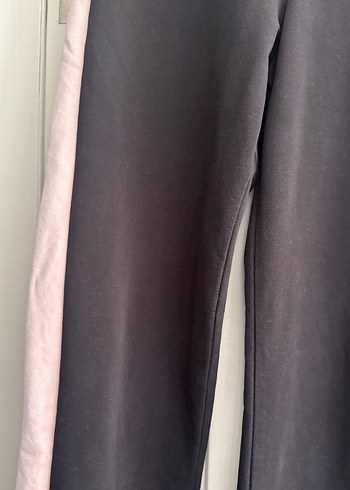 Pembe Kapüşonlu Uzun Sweatshirt ve Siyah Rahat Pantolon - Görsel 8