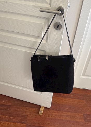 Zincir Detaylı Siyah Süet Kadın Çanta - Görsel 3