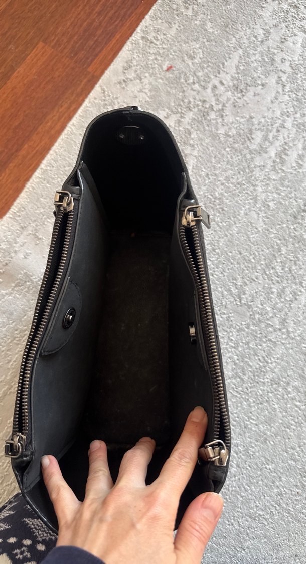 Zincir Detaylı Siyah Süet Kadın Çanta - Görsel 5