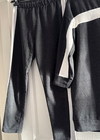 Gri Şeritli Siyah Kadın Eşofman Takımı - Görsel 3