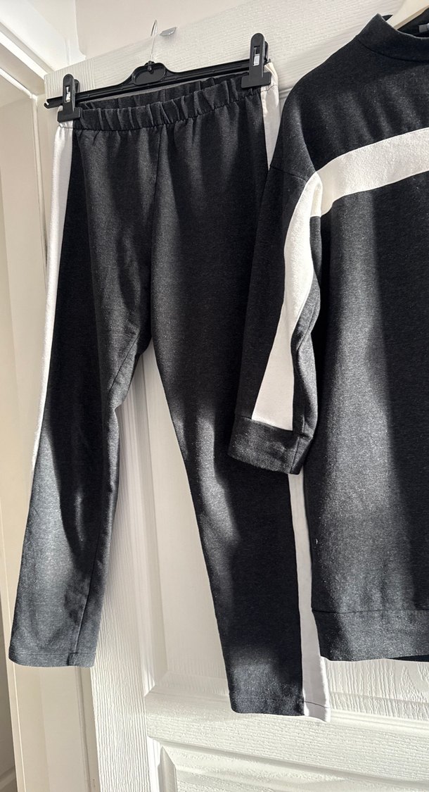 Gri Şeritli Siyah Kadın Eşofman Takımı - Görsel 3