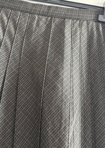 Gri Piliseli Midi diz altı etek Kadın Etek - Görsel 5