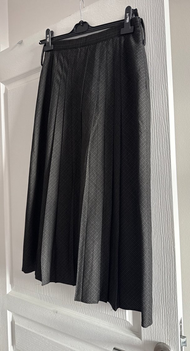 Gri Piliseli Midi diz altı etek Kadın Etek - Görsel 4