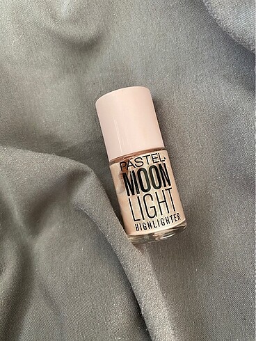 Pastel moonlight highlighter