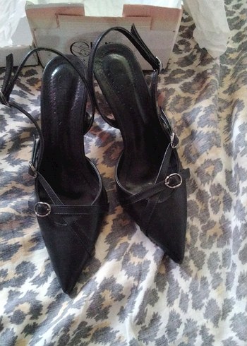Zara Siyah Yılan Desenli Deri Stiletto