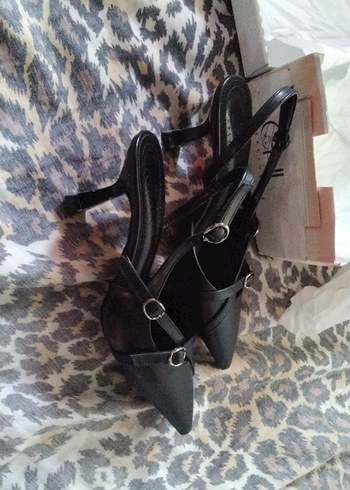 Siyah Yılan Desenli Deri Stiletto