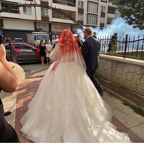 Selin Ciğerci Model Özel Tasarım Gelinlik