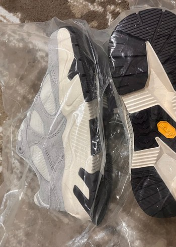 35 Beden Oysho Beyaz Gri Kadın Spor Ayakkabı Vibram