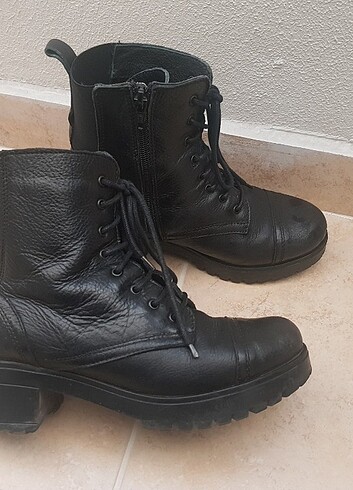 Deichmann Deri bot