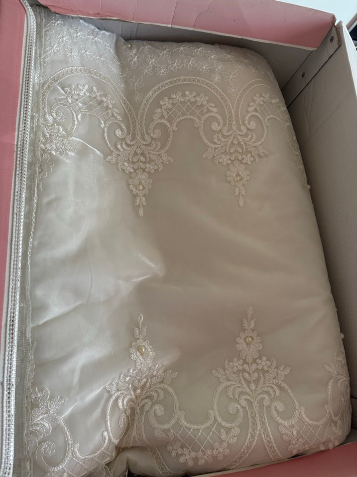 İşlemeli Beyaz Yatak Örtüsü - Görsel 5