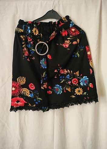 Beli kemerli mini etek