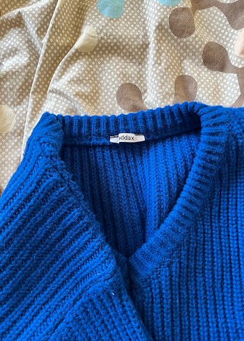 Mavi V Yaka Örgü Kadın Kazak - Görsel 3