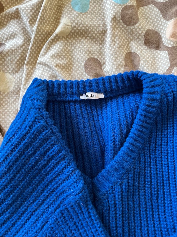 Mavi V Yaka Örgü Kadın Kazak - Görsel 3