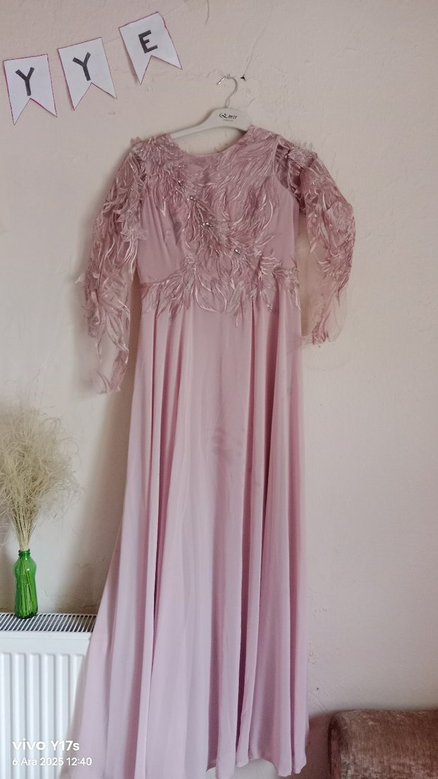 Pembe Nakışlı Uzun Kollu Uzun Abiye Elbise - Görsel 3