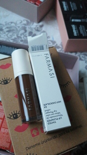 Farmasi Tinted lip plumper