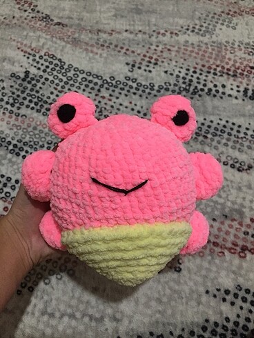 Beden pembe peluş kurbağa amigurumi