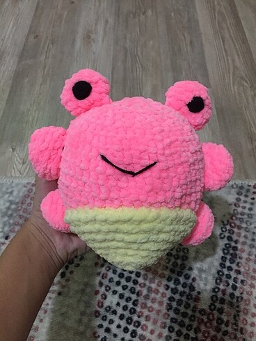pembe peluş kurbağa amigurumi