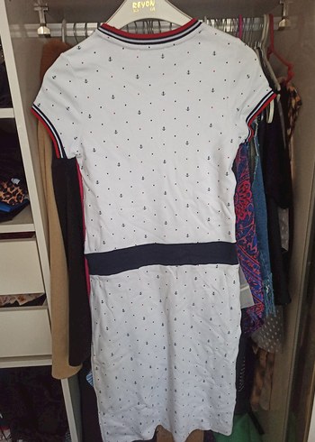 Tommy Hilfiger Beyaz Desenli Kemerli Midi Elbise