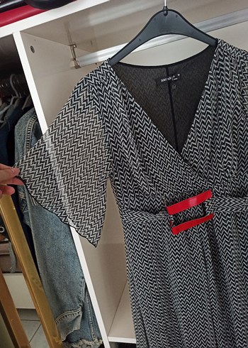 Kemer detaylı elbise şifondur - Görsel 2