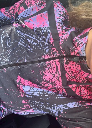 Pembe Baskılı Yüksek Yaka Fermuarlı Spor Üst - Görsel 2