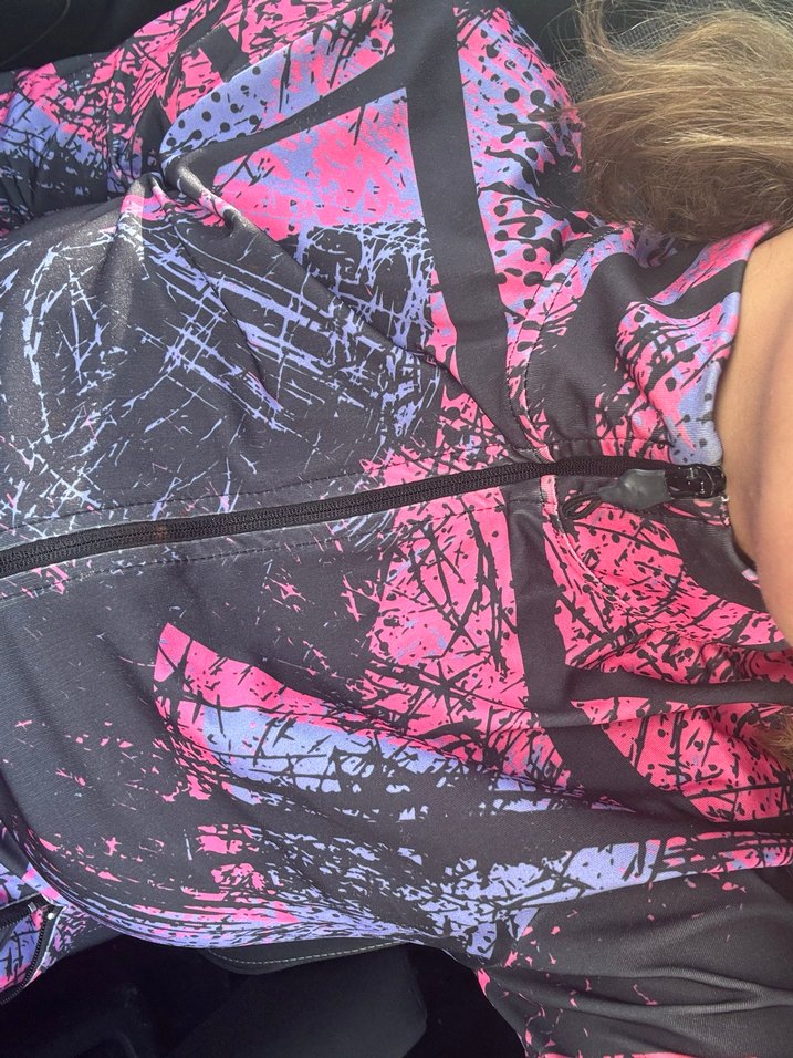 Pembe Baskılı Yüksek Yaka Fermuarlı Spor Üst - Görsel 2