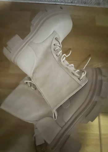 Gri Deri Yüksek Topuklu Sokak Tarzı Bot - Görsel 2