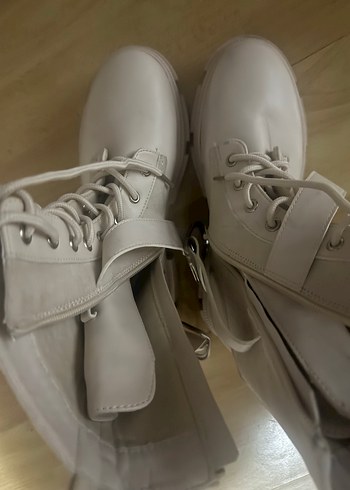 Gri Deri Yüksek Topuklu Sokak Tarzı Bot - Görsel 3