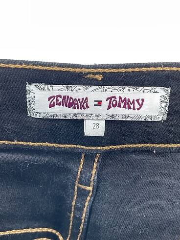 28 Beden siyah Renk Tommy Hilfiger Jean / Kot %70 İndirimli.