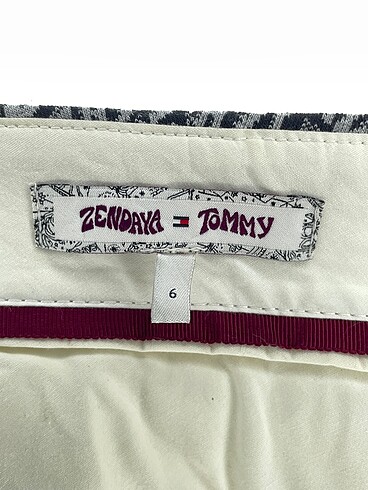 m Beden çeşitli Renk Tommy Hilfiger Kumaş Pantolon %70 İndirimli.