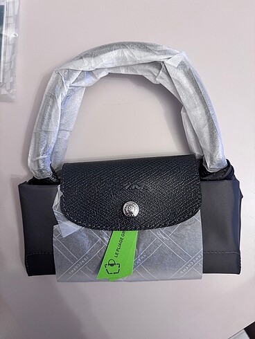 Longchamp s beden
