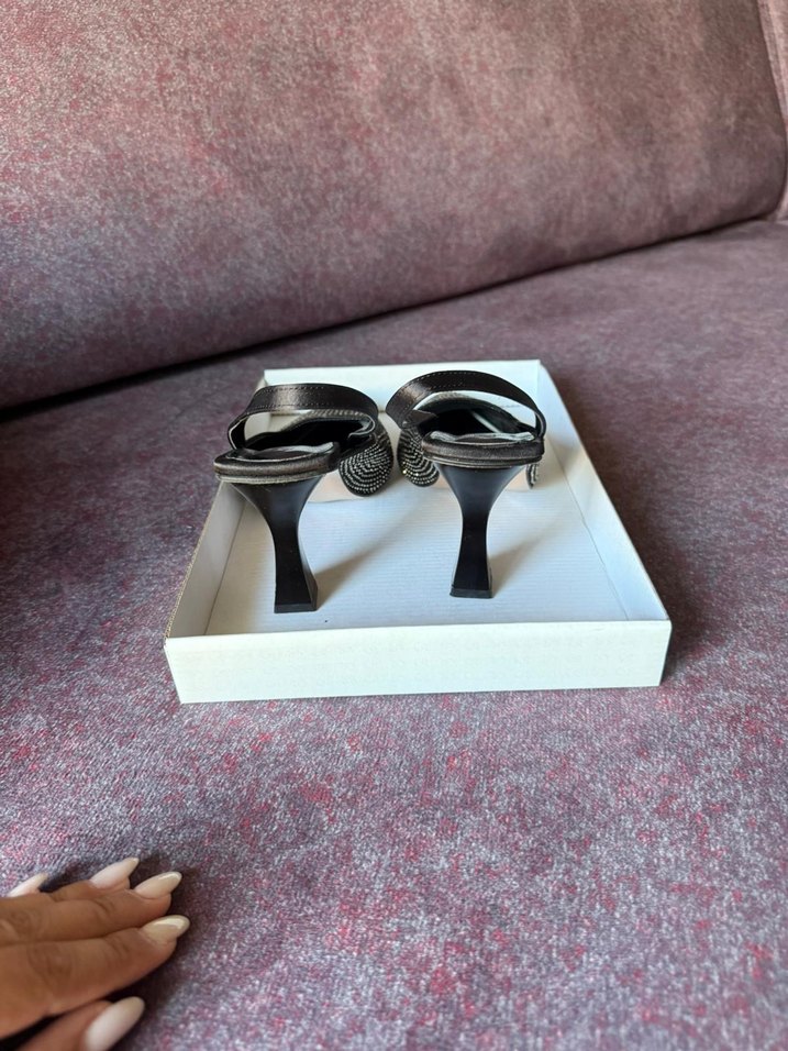 Siyah Taslı Desenli Stiletto Topuklu Kadın Ayakkabı - Görsel 3