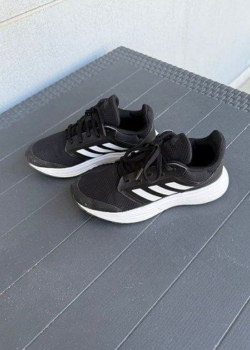 38 Beden Adidas Gri Kadın Spor Ayakkabısı