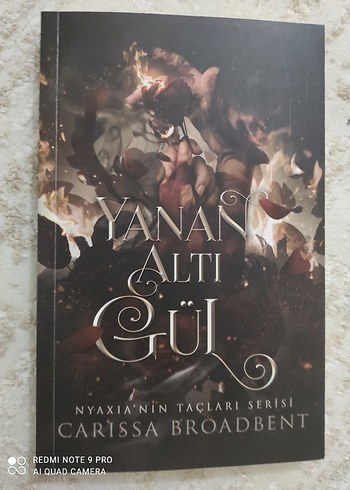 Yanan Altı Gül - Nyaxia'nın Taçları Serisi