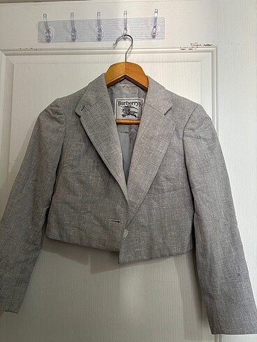 Burberry kısa ceket