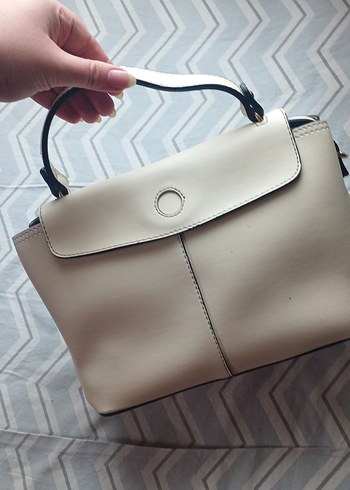 Beyaz Deri Tokalı Kadın Çanta - Görsel 3