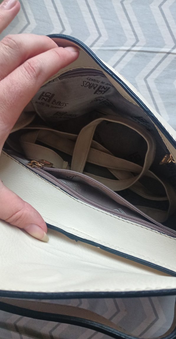 Beyaz Deri Tokalı Kadın Çanta - Görsel 4