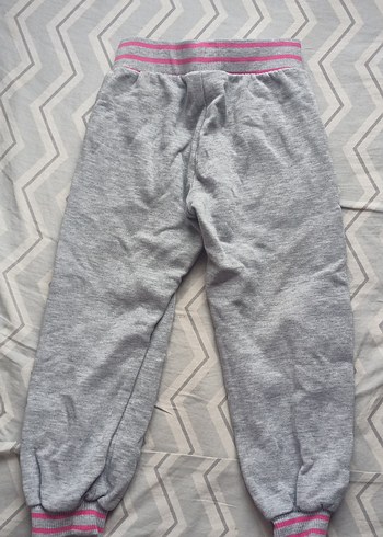 Kız Çocuk Gri Nakışlı Rahat Eşofman Altı - Görsel 2