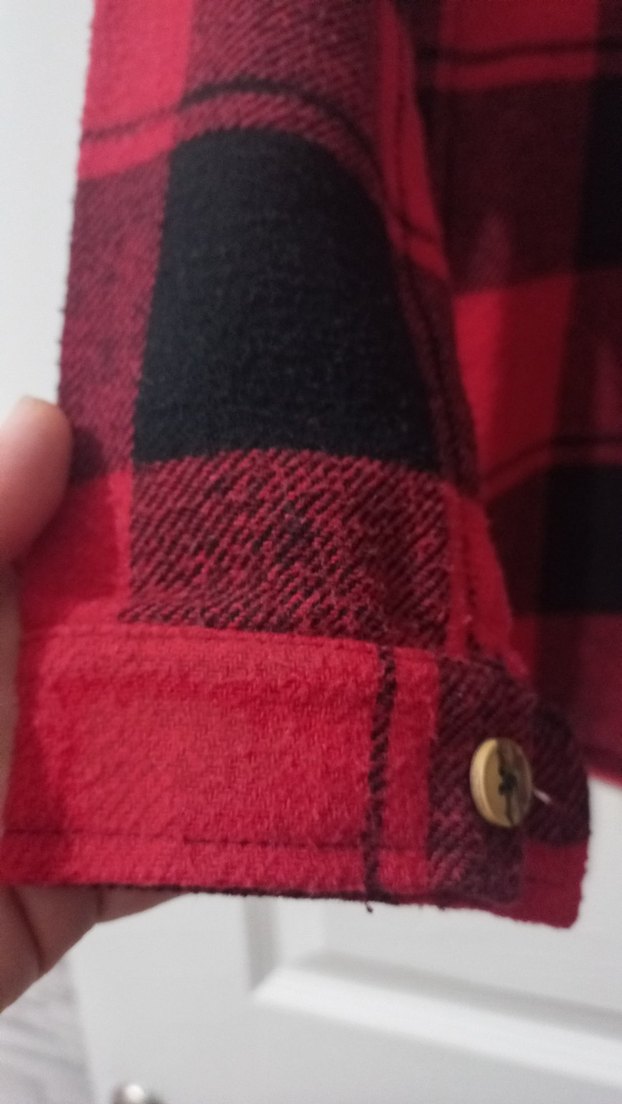 Kırmızı Kareli Düğmeli Gömlek sadece 2 yada 3 defa giyilmistir - Görsel 3