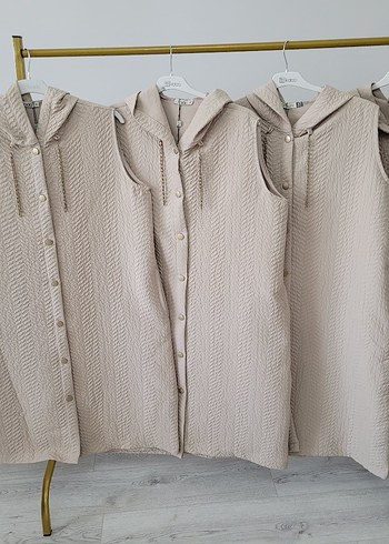 Düğmeli Bej Kapitone Kolsuz Kadın Yelek - Görsel 2