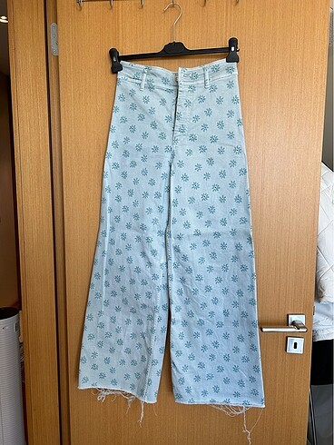 Zara çiçek desenli jean 38 beden
