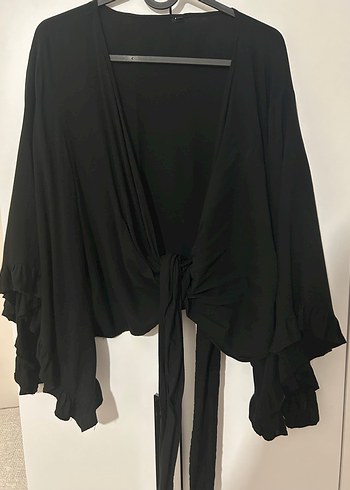 Zincir Detaylı Siyah V Yaka Kadın Bluz - Görsel 5