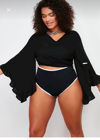 Zincir Detaylı Siyah V Yaka Kadın Bluz - Görsel 3