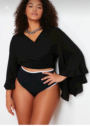 Zincir Detaylı Siyah V Yaka Kadın Bluz - Görsel 2